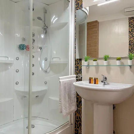 Mascarella Boutique *